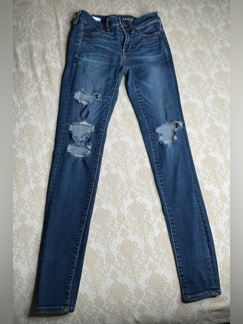 American Eagle Next Level Stretch Jegging Size 2 Long Dark Wash Distressed